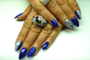 ONGLES-BLEUS