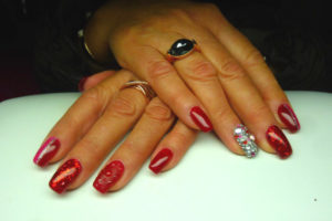 ONGLES-ROUGES